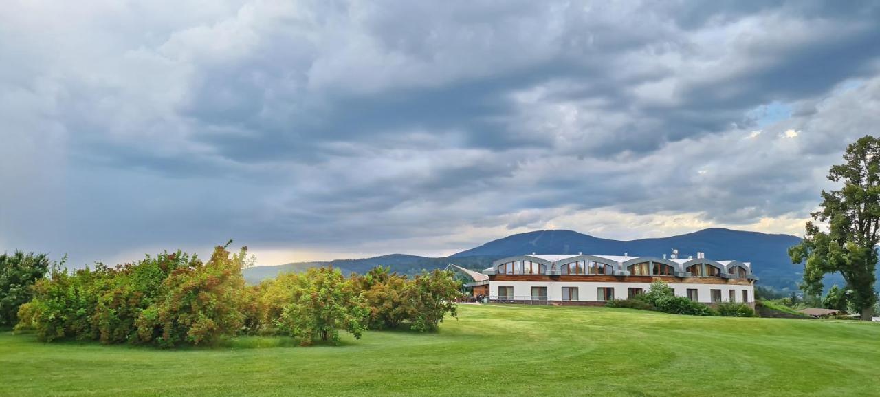 Grund Resort Golf And Ski Mladé Buky エクステリア 写真
