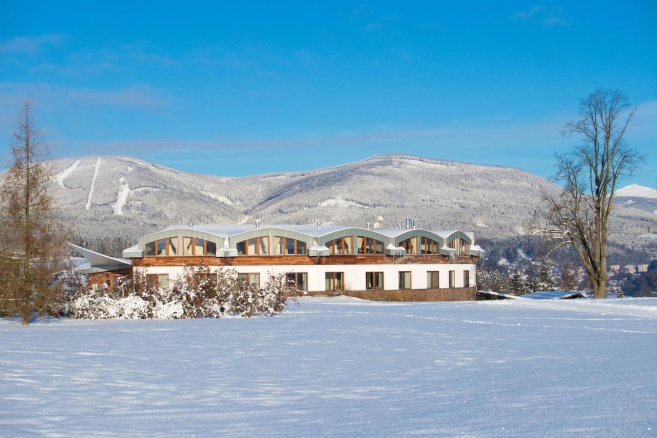 Grund Resort Golf And Ski Mladé Buky エクステリア 写真