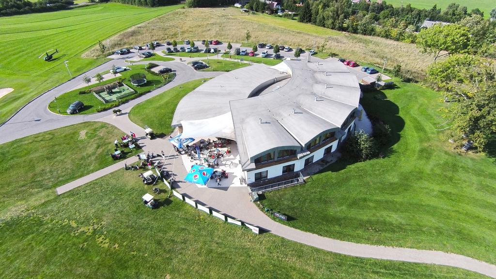 Grund Resort Golf And Ski Mladé Buky エクステリア 写真