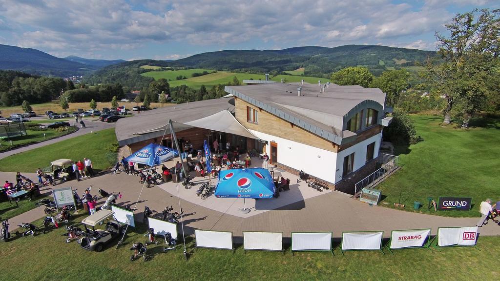 Grund Resort Golf And Ski Mladé Buky エクステリア 写真