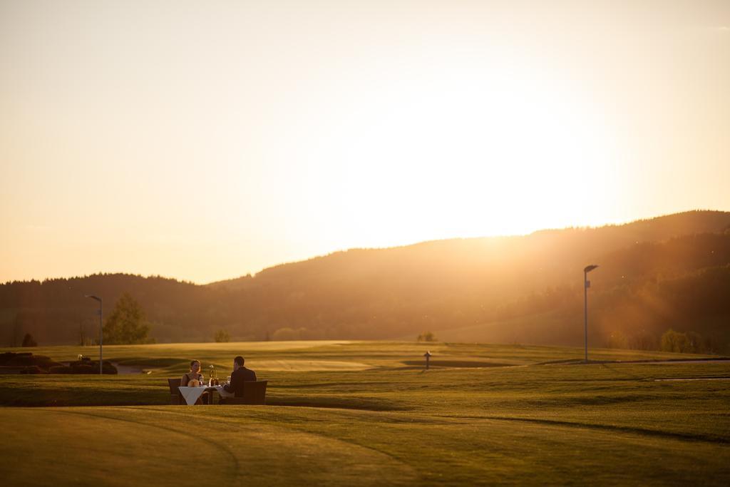 Grund Resort Golf And Ski Mladé Buky エクステリア 写真