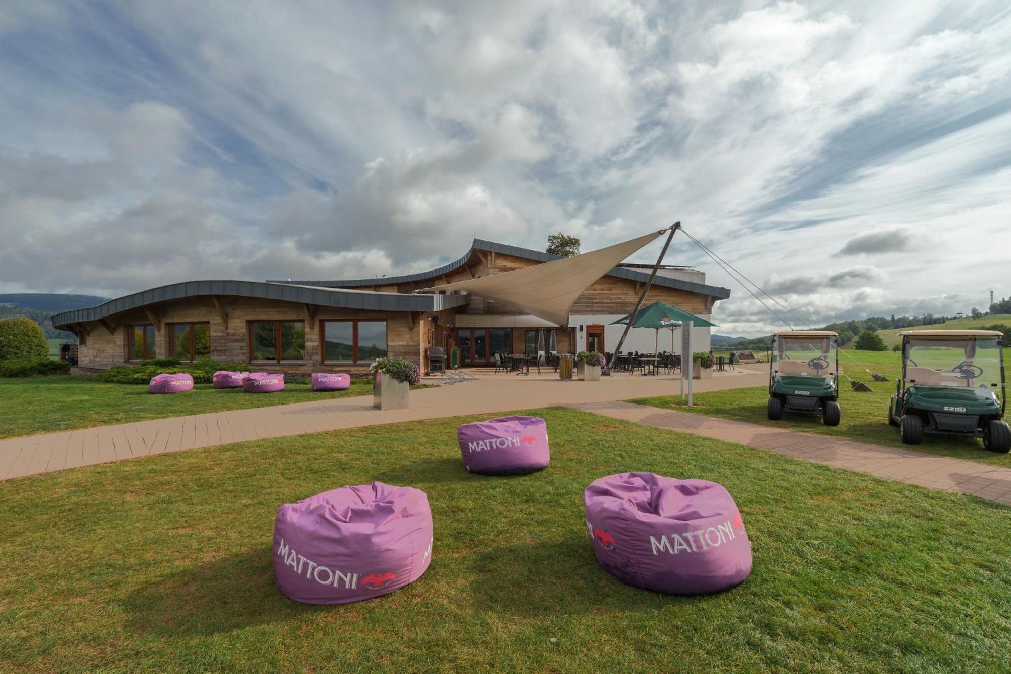 Grund Resort Golf And Ski Mladé Buky エクステリア 写真
