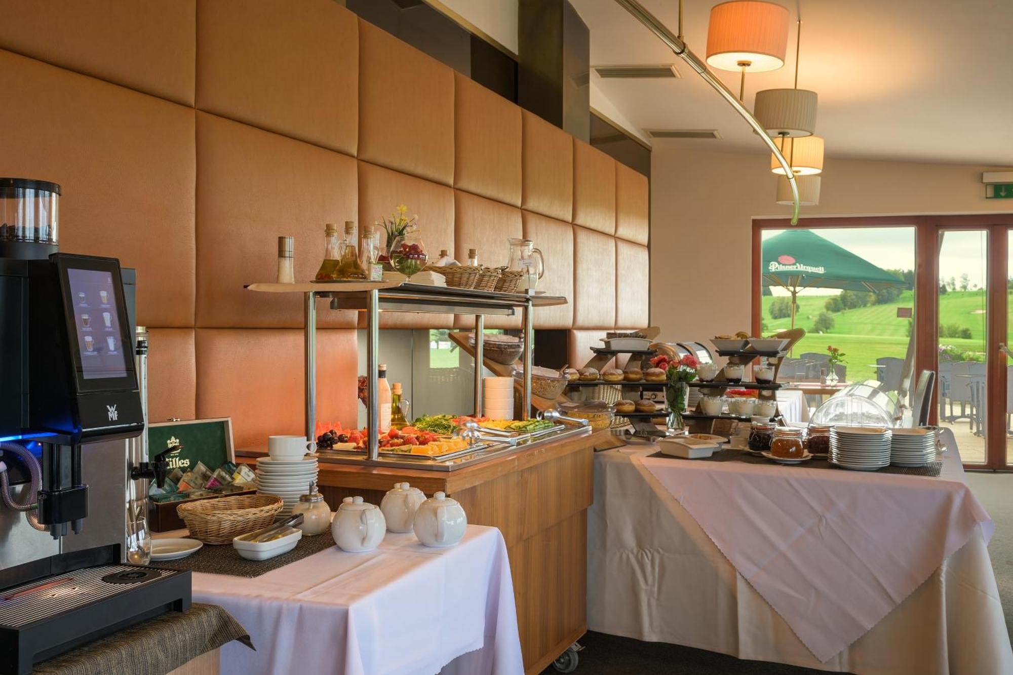 Grund Resort Golf And Ski Mladé Buky エクステリア 写真