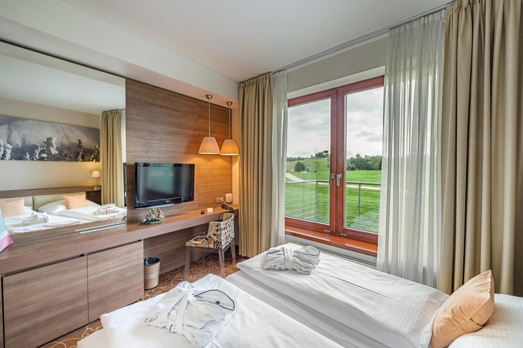 Grund Resort Golf And Ski Mladé Buky エクステリア 写真