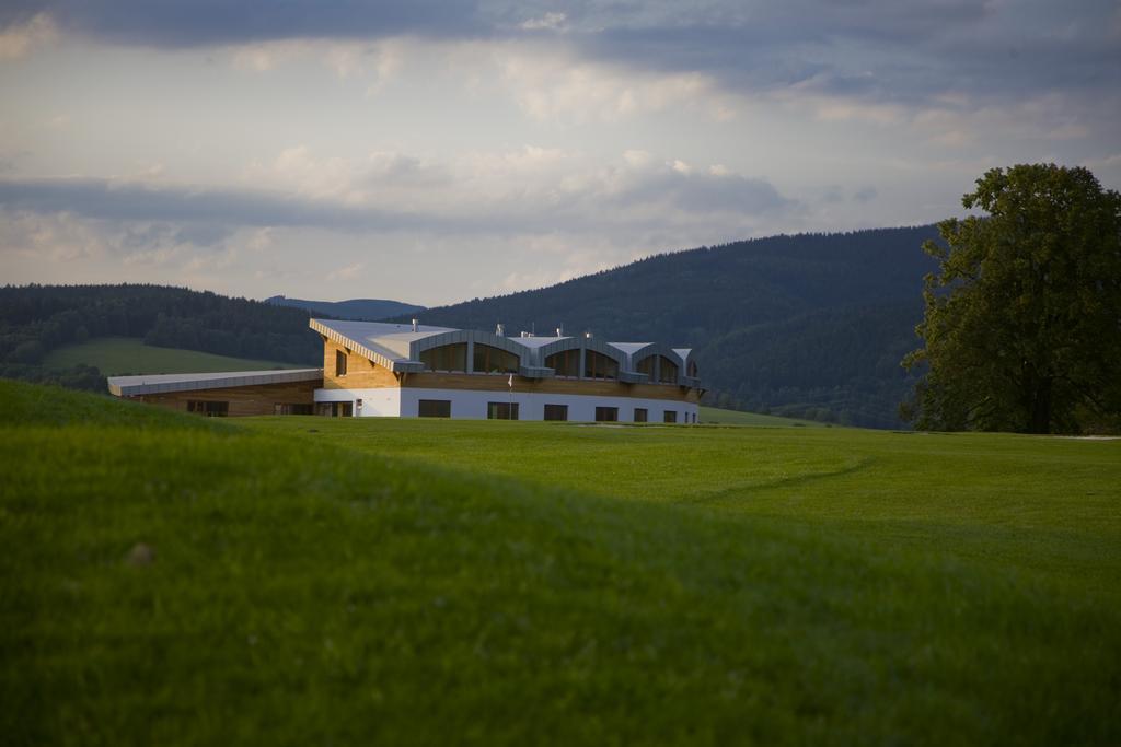 Grund Resort Golf And Ski Mladé Buky エクステリア 写真