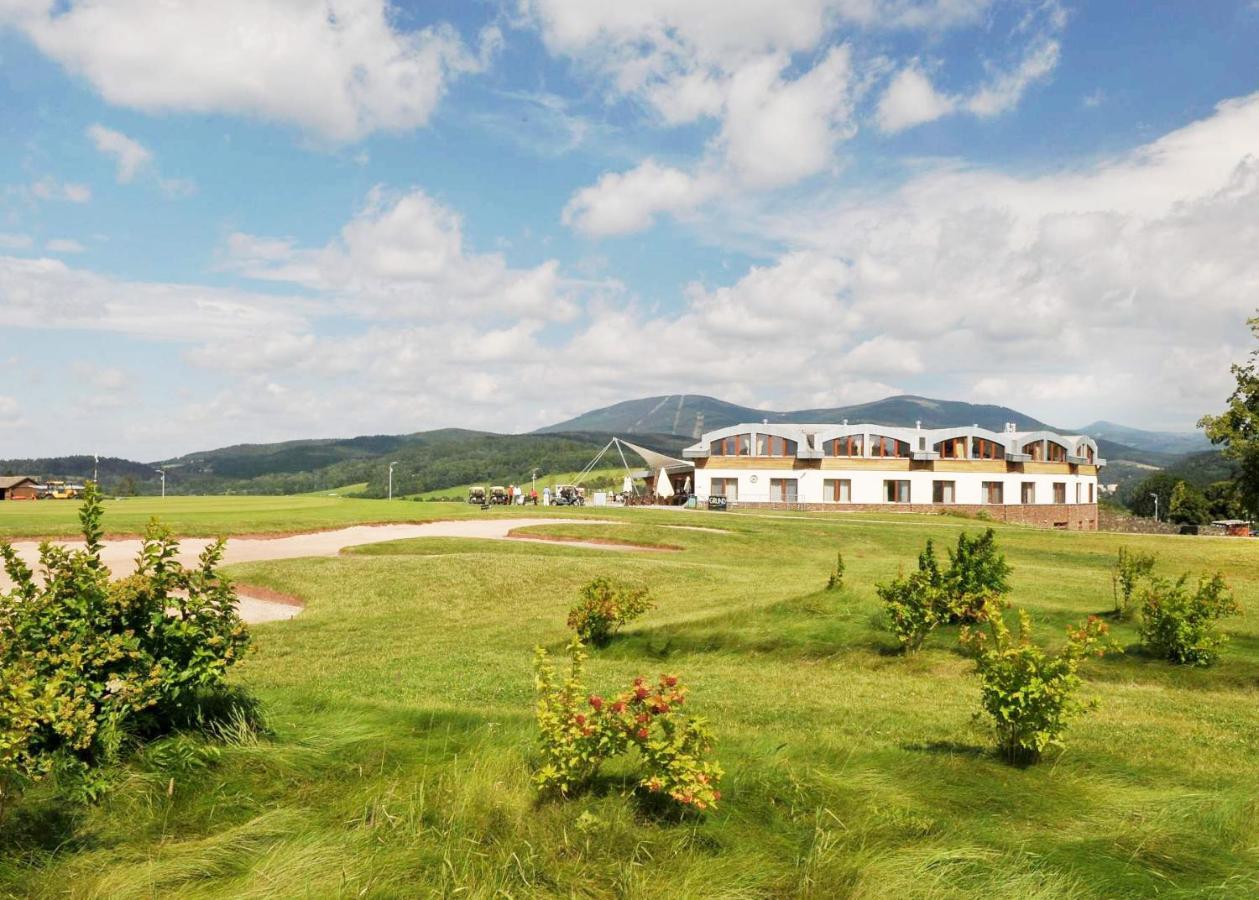 Grund Resort Golf And Ski Mladé Buky エクステリア 写真